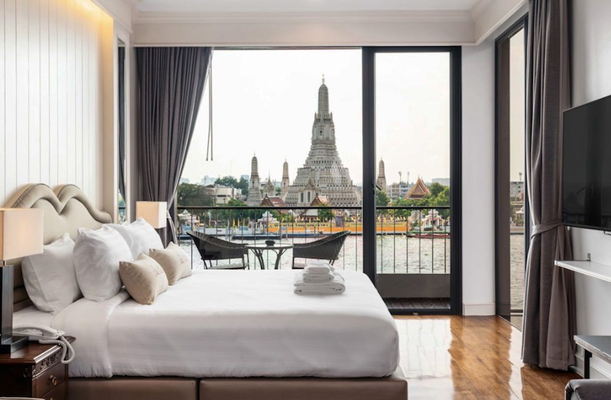 ARUN Riverside Bangkok hotel with view of Wat Arun